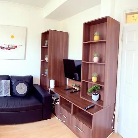 Uk Chaps Retreat: 2 Bedroom - 2Bathroom Apartment Londen Buitenkant foto
