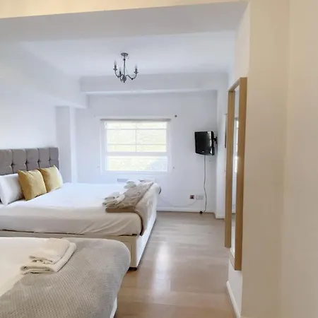 Uk Chaps Retreat: 2 Bedroom - 2Bathroom Apartment Londen Buitenkant foto